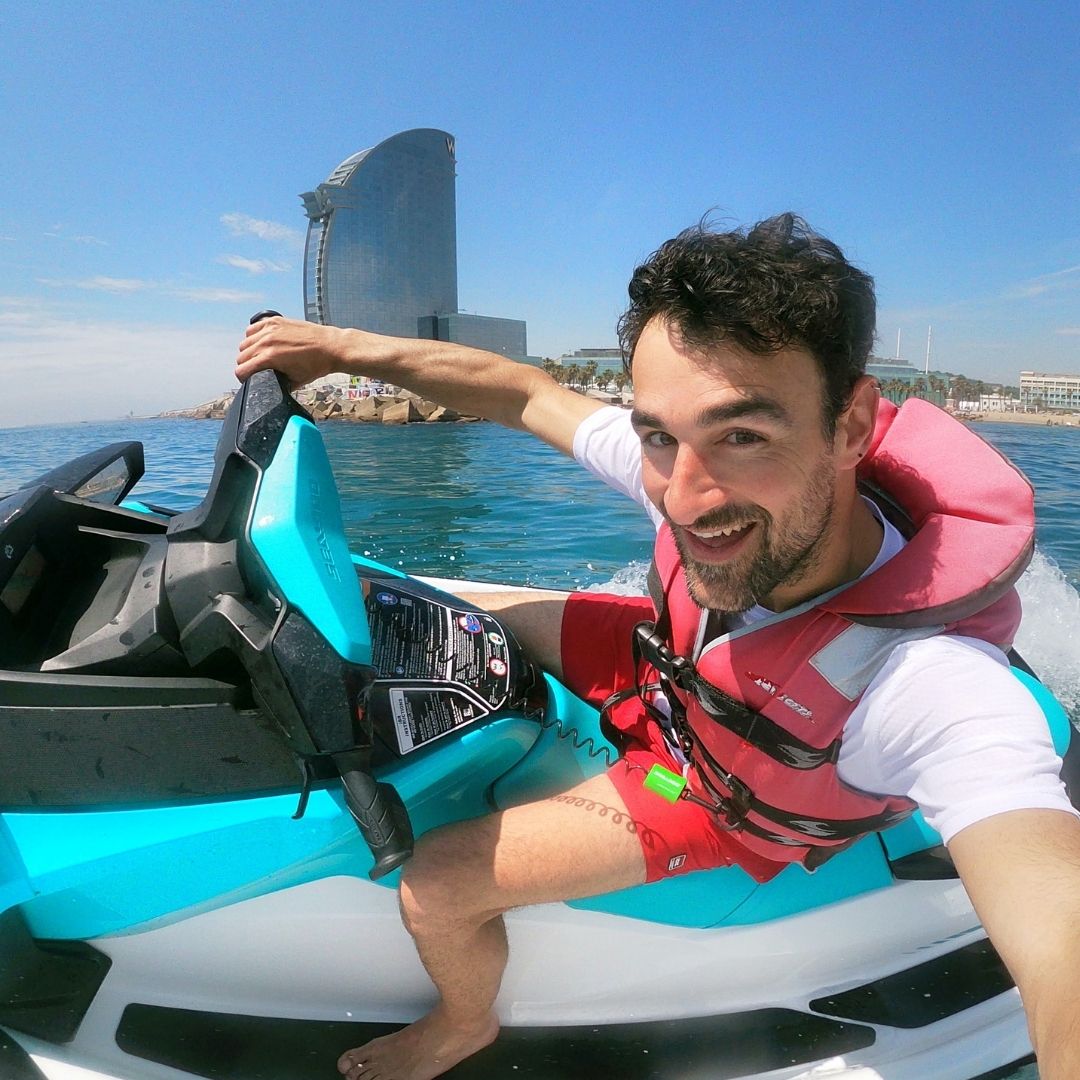 Tour en moto de agua y vistas de la costa de Barcelona