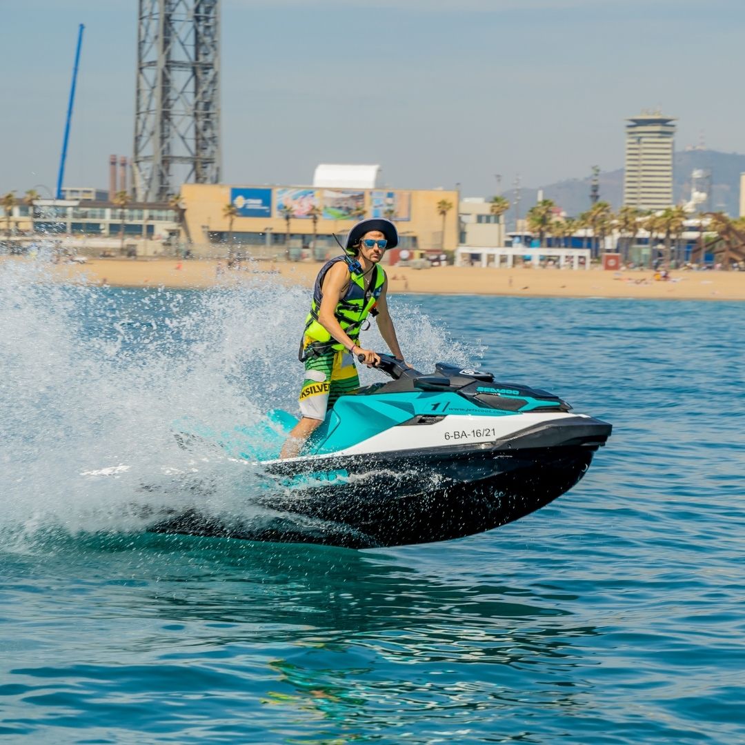 Odiseo Para buscar refugio Atar Alquiler de motos de agua con licencia en Barcelona
