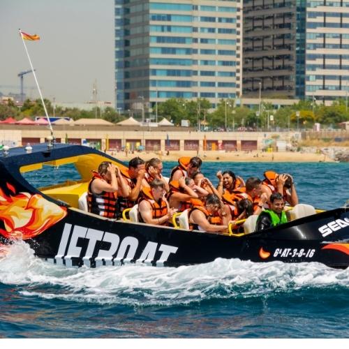Pura adrenalina y diversión en el mar de Barcelona